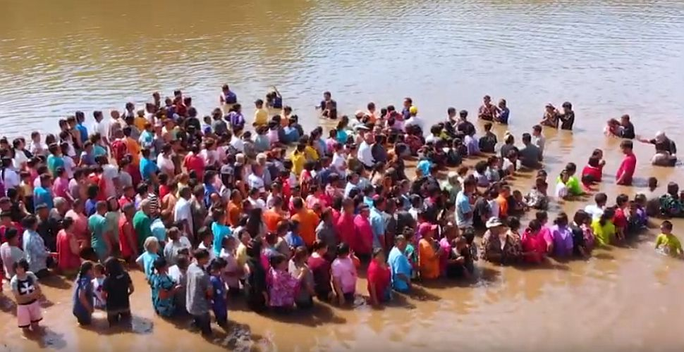 masowy chrzest w Tajlandii