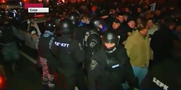 ukraińska milicja rozpędziła pokojowych demonstrantów