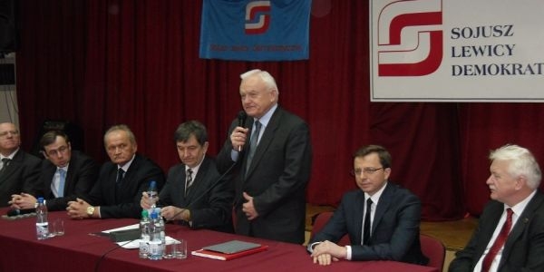 Dariusz Joński - drugi od prawej