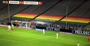 tęczowe barwy na stadionie Bayernu Monachium