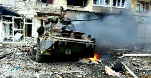 rosyjski wóz bojowy w rejonie Mariupola