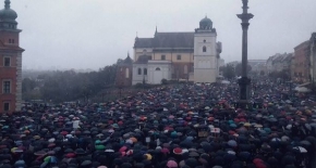 czarny protest w Warszawie