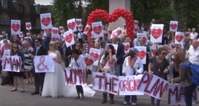 protest chrześcijan przeciwko &quot;małżeństwom&quot; homoseksualnym w Londynie