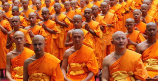Buddyści kojarzą ci się z uprzejmością i spokojem? Zobacz to!