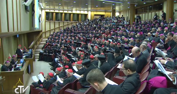 synod biskupów w Watykanie