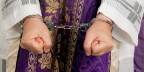 Watykan wyjawił, ile otrzymał doniesień o pedofilii