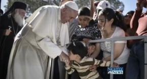 papież Franciszek z uchodźcami na Lesbos