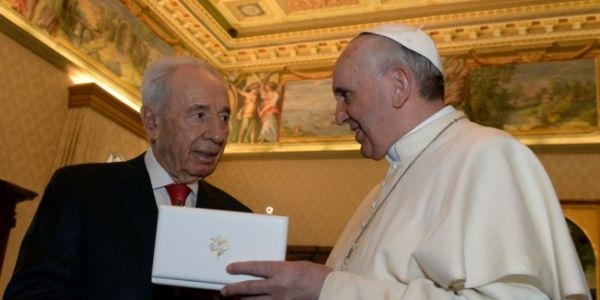 Szimon Peres i papież Franciszek