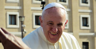 Papież broni błogosławieństw dla gejów. "To hipokryzja!"